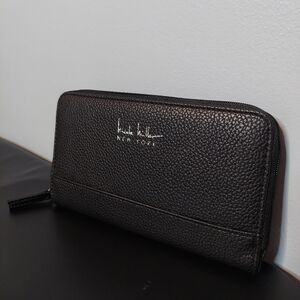 Nicole Miller Black Wallet Pre-owned Faux Leather Multi Compartment Black Zipped
